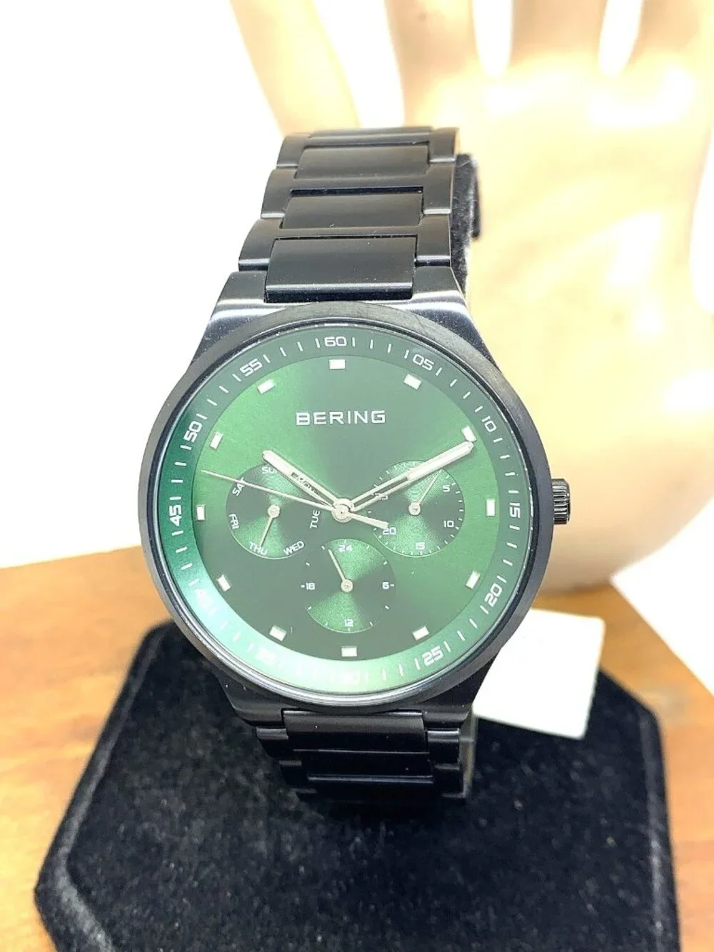 Bering Men's Watch 11740-728 Quartz Green Dial Black Stainless Steel 40mm